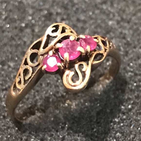 Ruby Ring - Picture 1 of 4